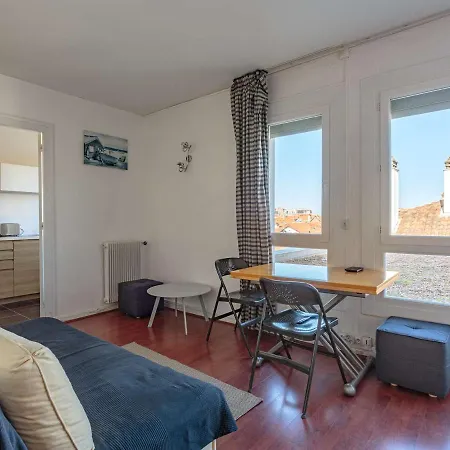 Studio Central A Jean De Luz Avec Wi-fi Gratuit, Cuisine Equipee Et Ascenseur - Fr-1-4-683 Apartment *