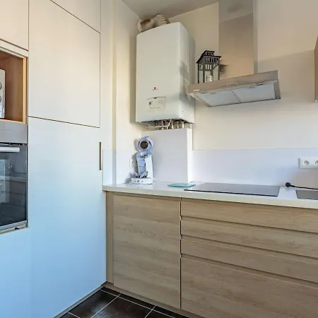 Studio Central A Jean De Luz Avec Wi-fi Gratuit, Cuisine Equipee Et Ascenseur - Fr-1-4-683 Apartment